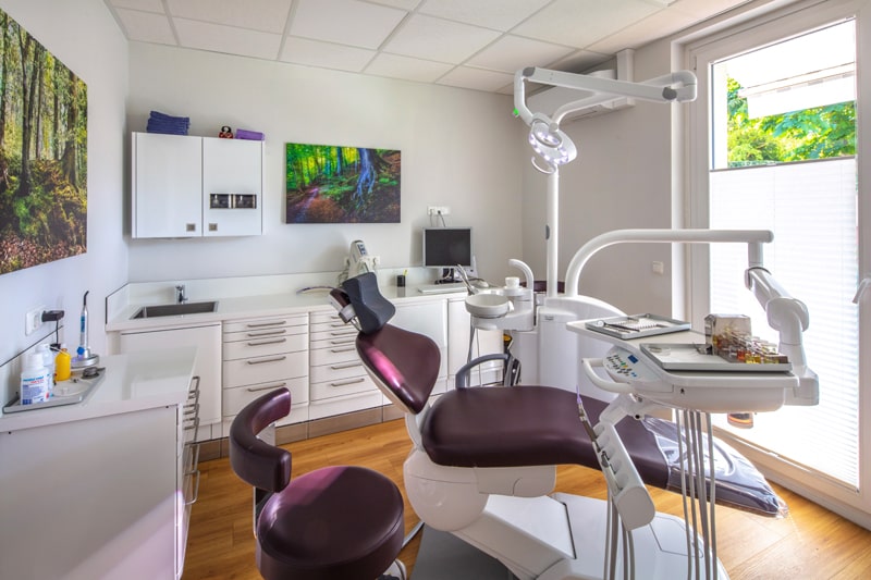 Behandlungszimmer Zahnarztpraxis Bad Schwartau