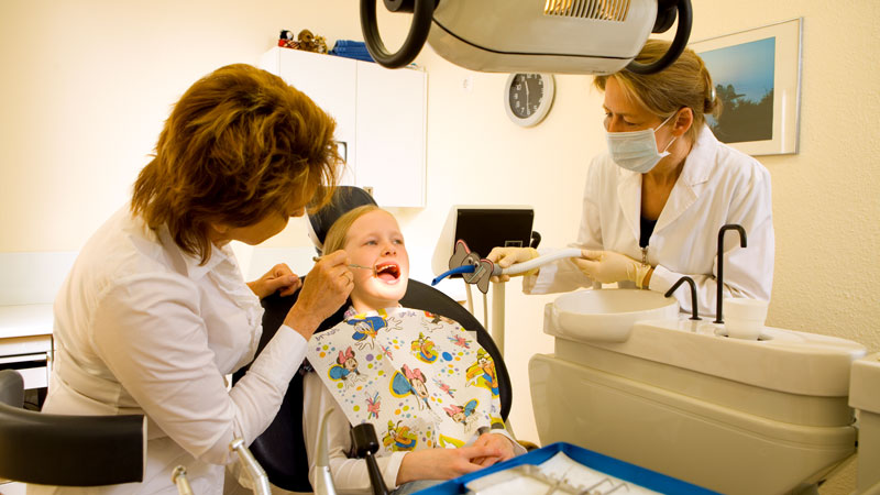Zahnarzt Kinderbehandlung